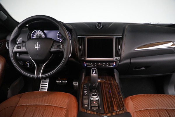 Used 2022 Maserati Levante Modena for sale $69,900 at Maserati of Greenwich in Greenwich CT 06830 25