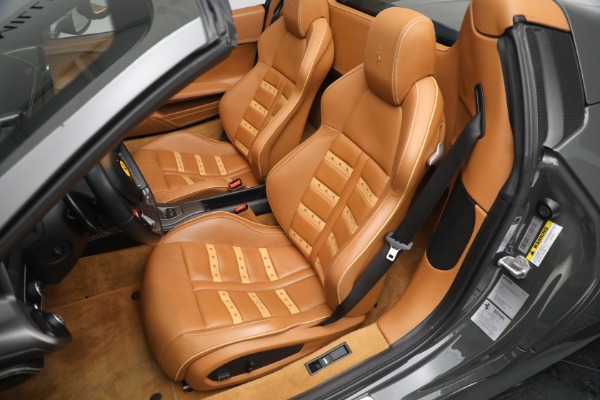 Used 2014 Ferrari 458 Spider for sale $289,900 at Maserati of Greenwich in Greenwich CT 06830 21