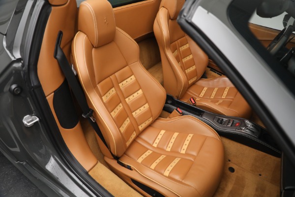 Used 2014 Ferrari 458 Spider for sale $289,900 at Maserati of Greenwich in Greenwich CT 06830 24