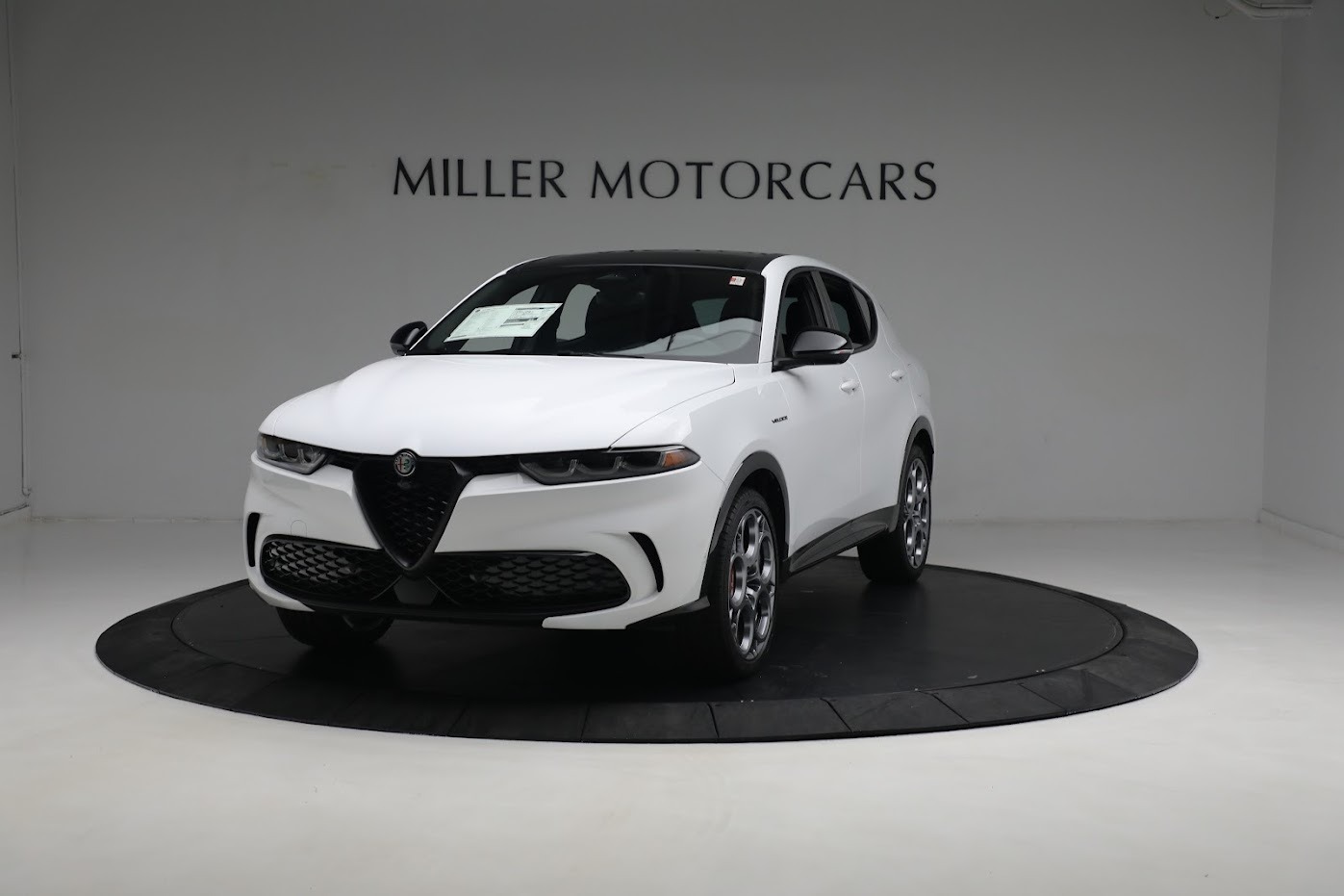 New 2024 Alfa Romeo Tonale Veloce for sale $55,290 at Maserati of Greenwich in Greenwich CT 06830 1