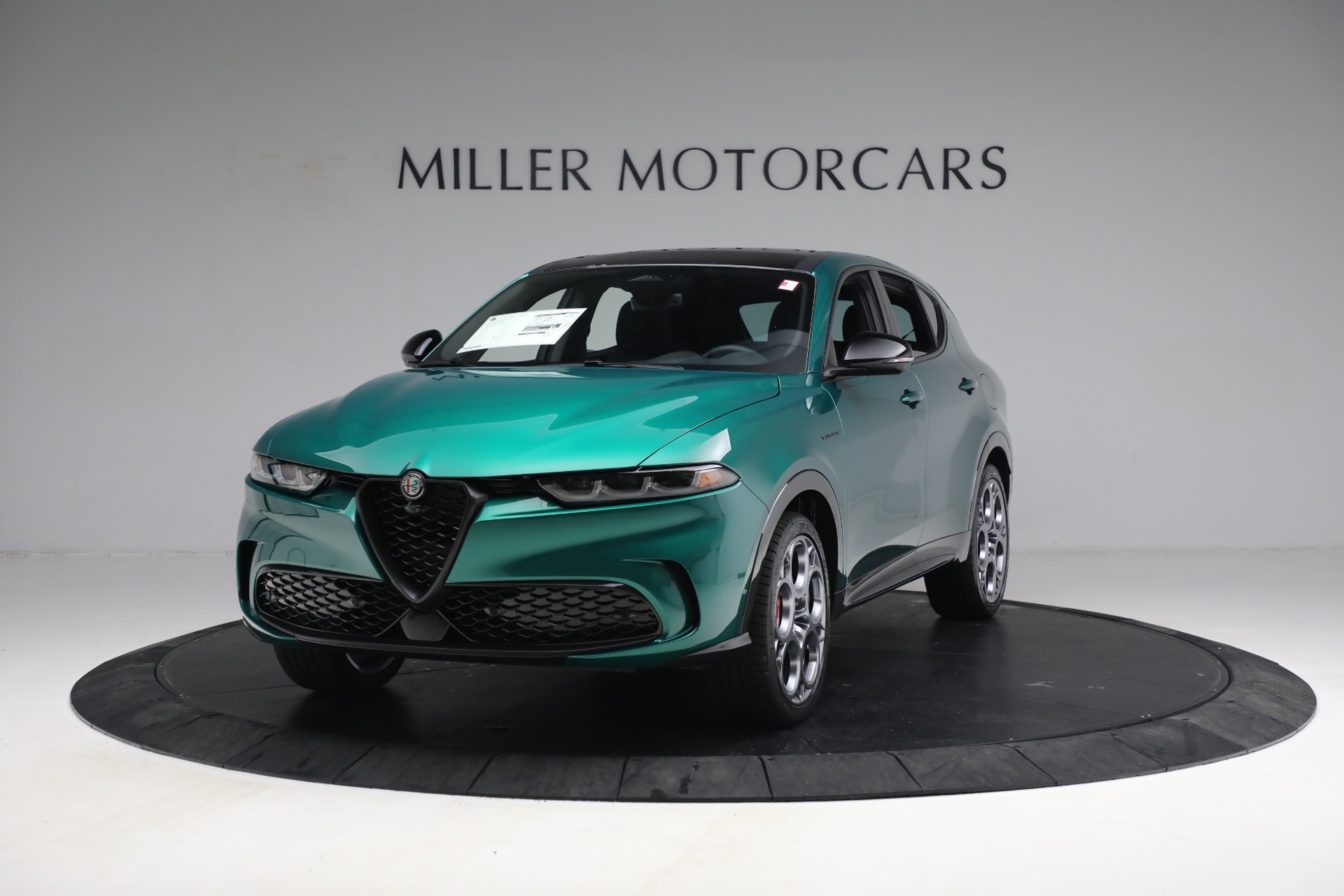 New 2024 Alfa Romeo Tonale Veloce for sale $57,490 at Maserati of Greenwich in Greenwich CT 06830 1