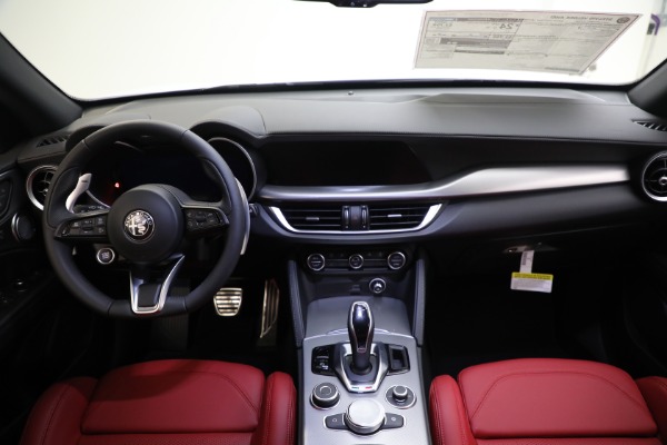 New 2024 Alfa Romeo Stelvio Veloce for sale $57,395 at Maserati of Greenwich in Greenwich CT 06830 24