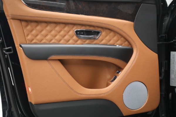 Used 2021 Bentley Bentayga V8 for sale $149,900 at Maserati of Greenwich in Greenwich CT 06830 16