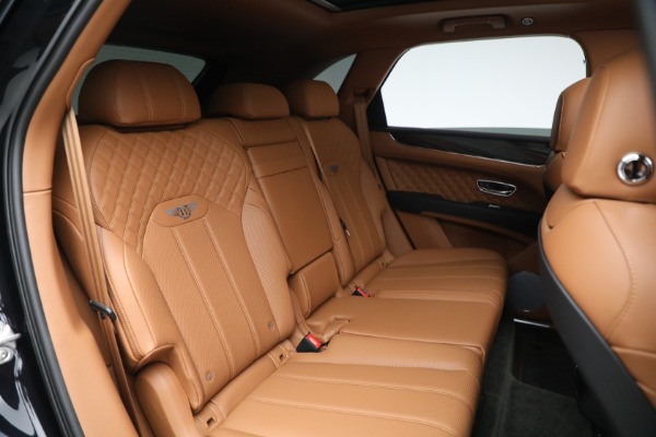 Used 2021 Bentley Bentayga V8 for sale $149,900 at Maserati of Greenwich in Greenwich CT 06830 28