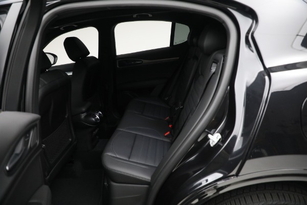 New 2024 Alfa Romeo Stelvio Veloce for sale $57,305 at Maserati of Greenwich in Greenwich CT 06830 24