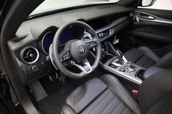 New 2024 Alfa Romeo Stelvio Veloce for sale $57,305 at Maserati of Greenwich in Greenwich CT 06830 28