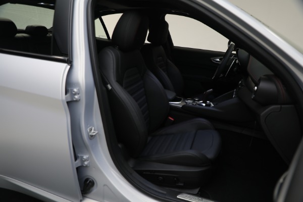 New 2024 Alfa Romeo Giulia Competizione for sale $58,160 at Maserati of Greenwich in Greenwich CT 06830 25