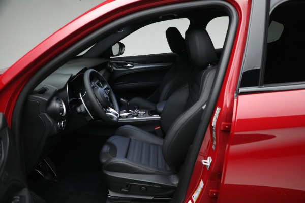 New 2024 Alfa Romeo Stelvio Veloce for sale $54,220 at Maserati of Greenwich in Greenwich CT 06830 24