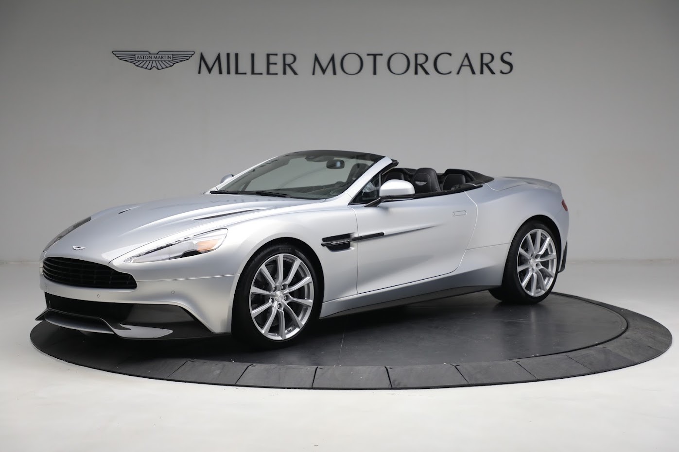Used 2016 Aston Martin Vanquish Volante for sale $149,900 at Maserati of Greenwich in Greenwich CT 06830 1