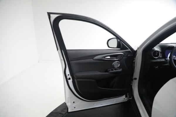 New 2024 Alfa Romeo Tonale Veloce for sale $55,290 at Maserati of Greenwich in Greenwich CT 06830 27