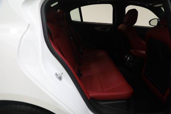 New 2024 Alfa Romeo Giulia Veloce for sale $55,285 at Maserati of Greenwich in Greenwich CT 06830 28