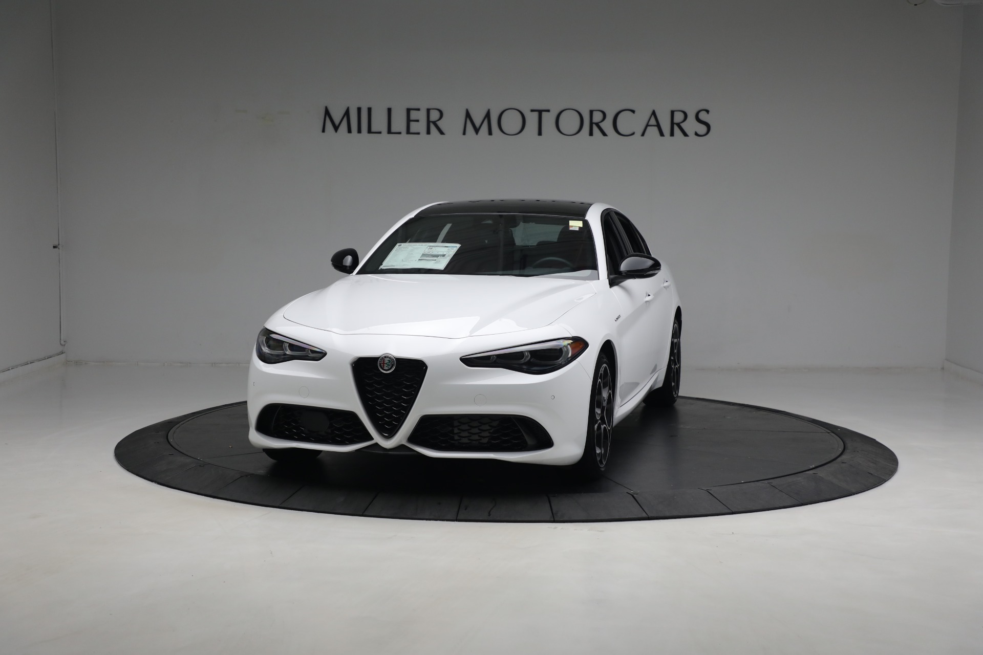 New 2024 Alfa Romeo Giulia Veloce for sale $55,285 at Maserati of Greenwich in Greenwich CT 06830 1