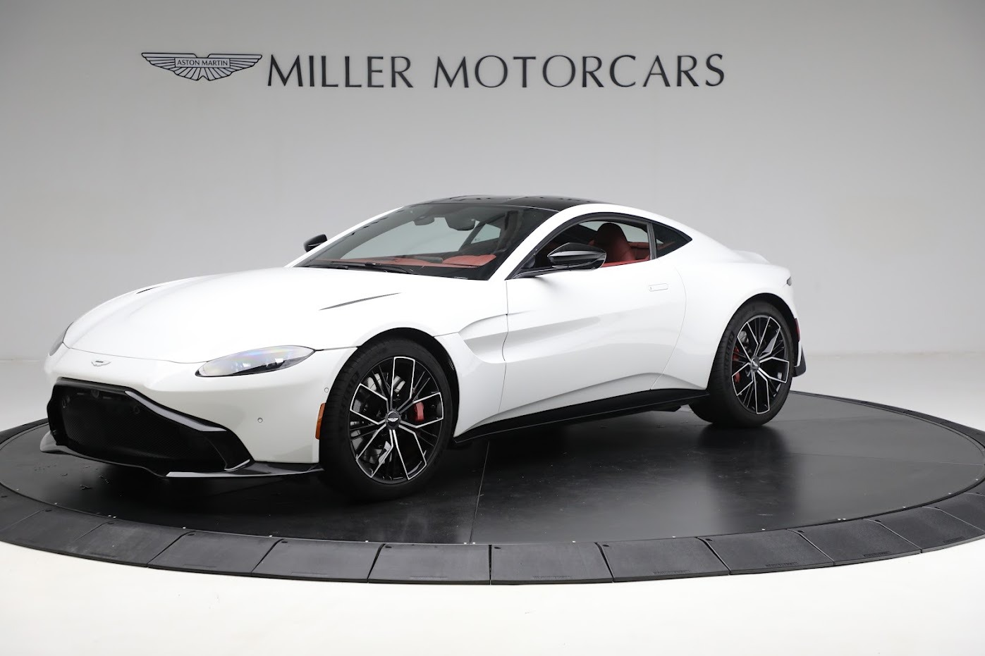 Used 2021 Aston Martin Vantage for sale $124,900 at Maserati of Greenwich in Greenwich CT 06830 1