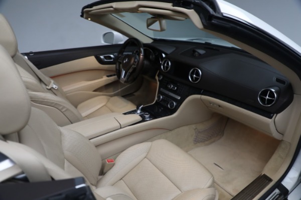 Used 2016 Mercedes-Benz SL-Class SL 400 for sale $44,900 at Maserati of Greenwich in Greenwich CT 06830 24