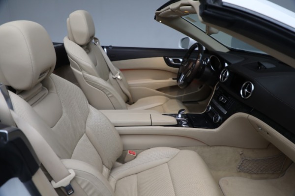 Used 2016 Mercedes-Benz SL-Class SL 400 for sale $44,900 at Maserati of Greenwich in Greenwich CT 06830 26