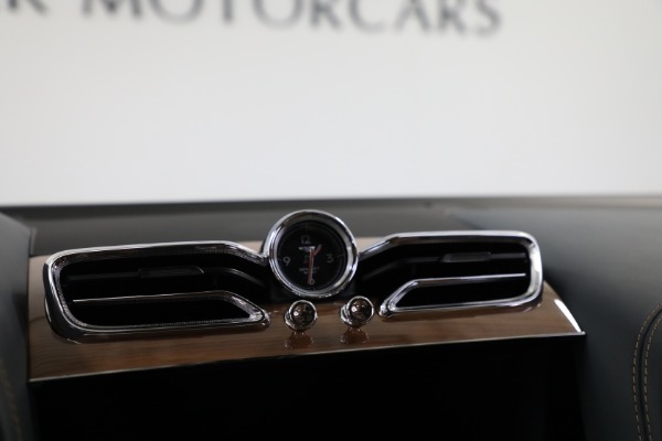 Used 2023 Bentley Bentayga V8 for sale $183,900 at Maserati of Greenwich in Greenwich CT 06830 22