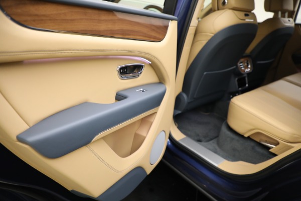 Used 2023 Bentley Bentayga V8 for sale $183,900 at Maserati of Greenwich in Greenwich CT 06830 26