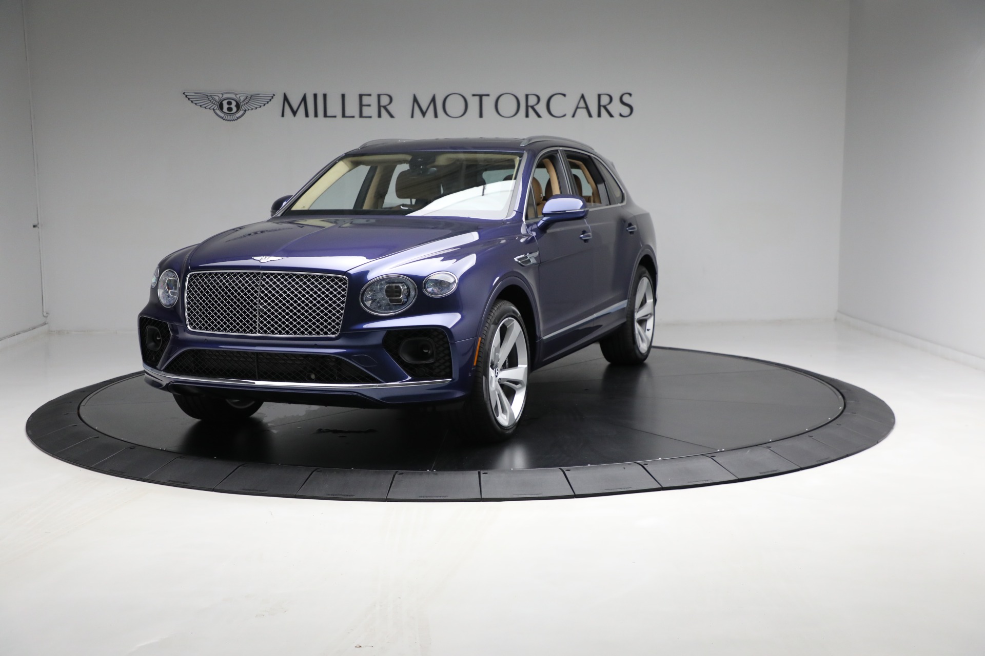 New 2023 Bentley Bentayga V8 for sale $238,450 at Maserati of Greenwich in Greenwich CT 06830 1