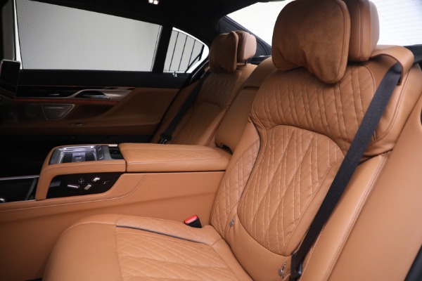 Used 2022 BMW 7 Series ALPINA B7 xDrive for sale $109,900 at Maserati of Greenwich in Greenwich CT 06830 25