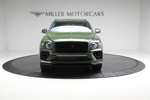 Used 2023 Bentley Bentayga EWB Azure V8 for sale Sold at Maserati of Greenwich in Greenwich CT 06830 20