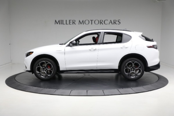 New 2024 Alfa Romeo Stelvio Veloce for sale $57,420 at Maserati of Greenwich in Greenwich CT 06830 6