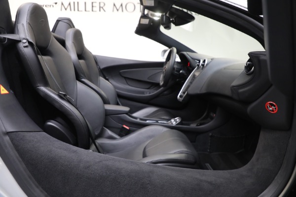 Used 2018 McLaren 570S Spider for sale $173,900 at Maserati of Greenwich in Greenwich CT 06830 27