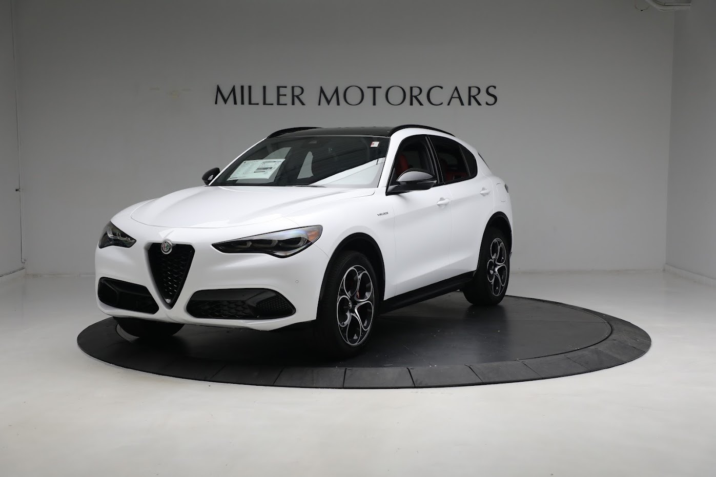 New 2024 Alfa Romeo Stelvio Veloce for sale $57,395 at Maserati of Greenwich in Greenwich CT 06830 1