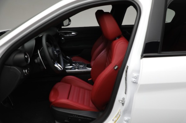 New 2024 Alfa Romeo Giulia Veloce for sale Sold at Maserati of Greenwich in Greenwich CT 06830 21