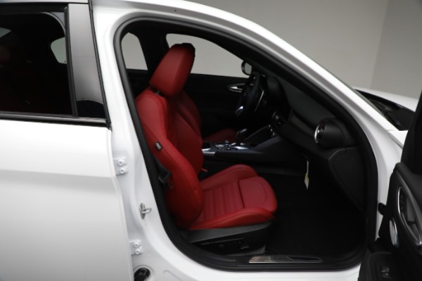 New 2024 Alfa Romeo Giulia Veloce for sale Sold at Maserati of Greenwich in Greenwich CT 06830 26