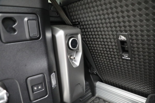 Used 2023 Land Rover Defender 90 X-Dynamic SE for sale Sold at Maserati of Greenwich in Greenwich CT 06830 19