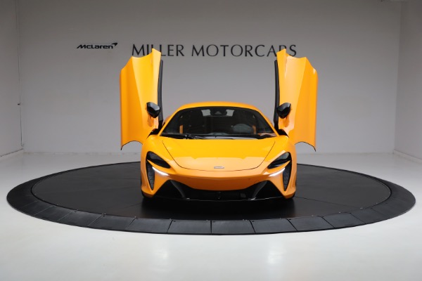 New 2024 McLaren Artura for sale $276,833 at Maserati of Greenwich in Greenwich CT 06830 13