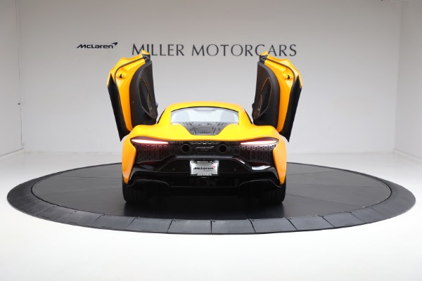 New 2024 McLaren Artura for sale $276,833 at Maserati of Greenwich in Greenwich CT 06830 16