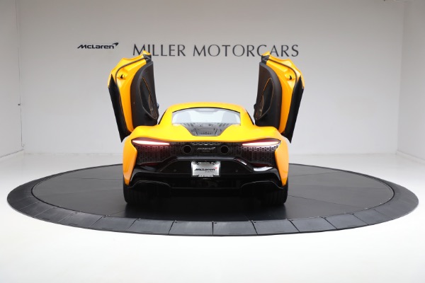 New 2024 McLaren Artura for sale Sold at Maserati of Greenwich in Greenwich CT 06830 16