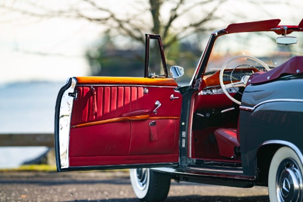 Used 1959 Mercedes-Benz 220 S Ponton Cabriolet for sale $189,900 at Maserati of Greenwich in Greenwich CT 06830 17