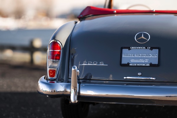 Used 1959 Mercedes-Benz 220 S Ponton Cabriolet for sale $189,900 at Maserati of Greenwich in Greenwich CT 06830 9