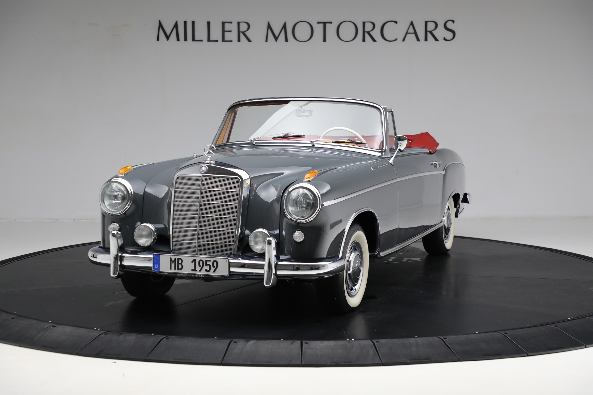 Used 1959 Mercedes-Benz 220 S Ponton Cabriolet for sale $189,900 at Maserati of Greenwich in Greenwich CT 06830 1
