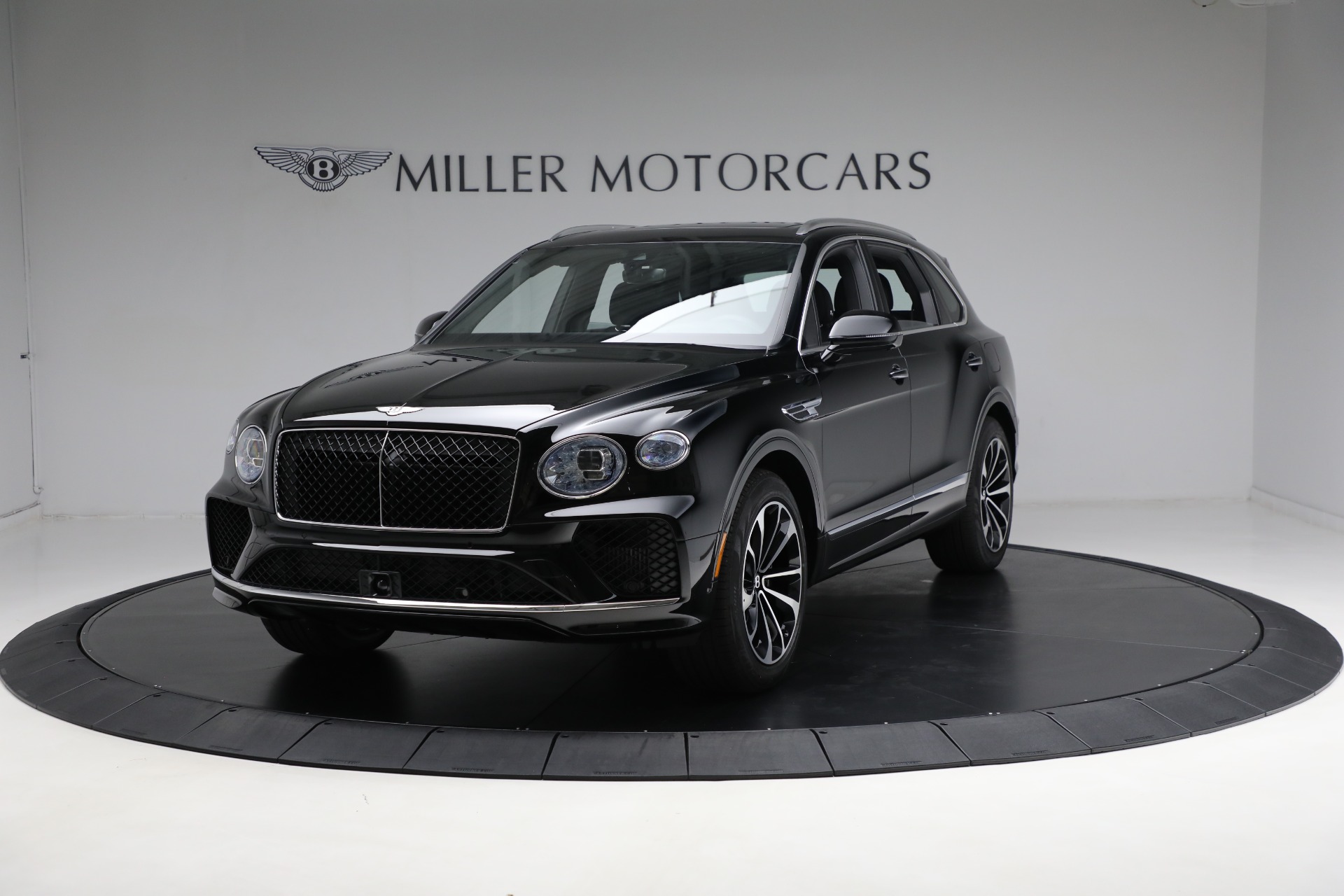 New 2024 Bentley Bentayga Hybrid for sale Sold at Maserati of Greenwich in Greenwich CT 06830 1