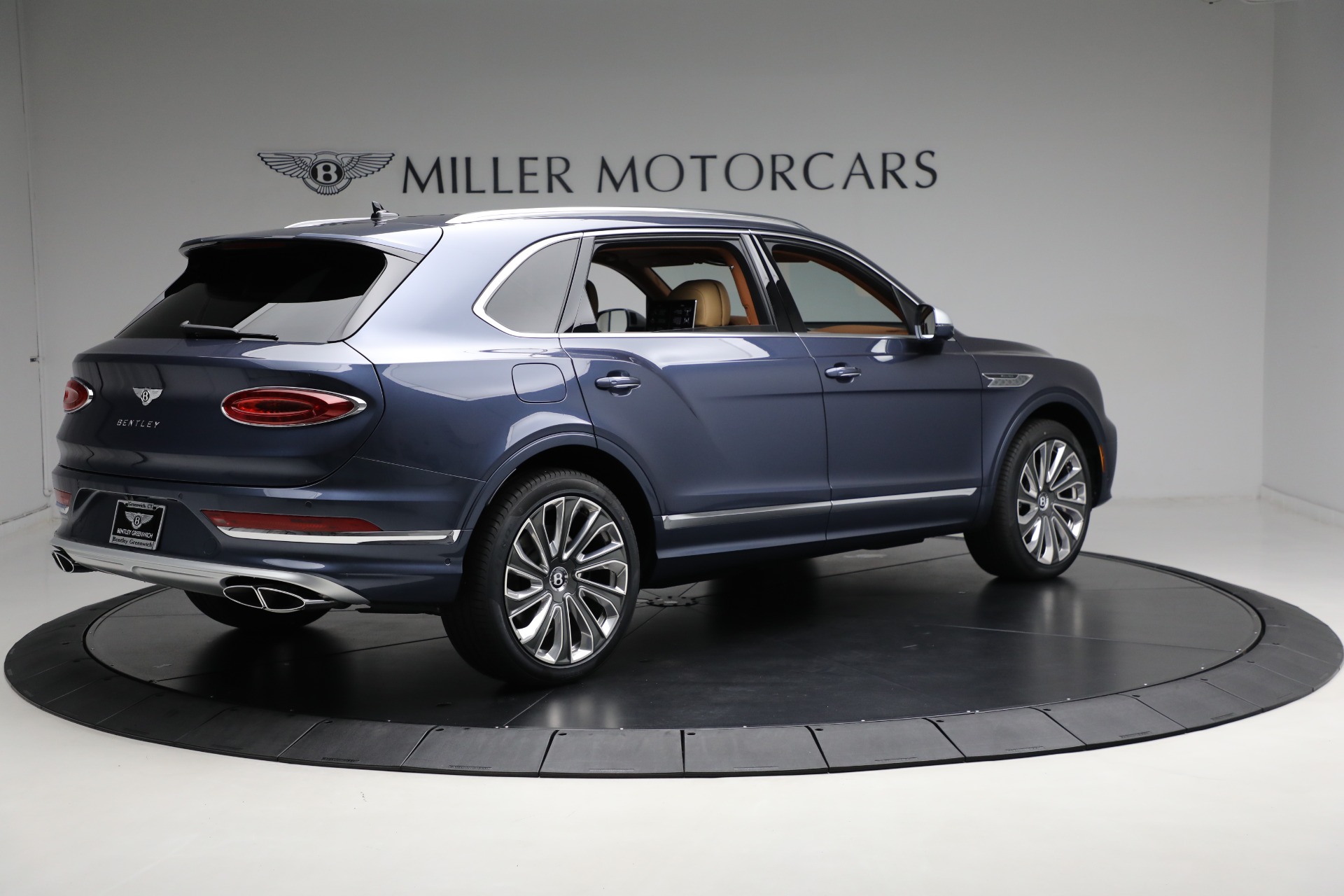 2024モデル 新品未使用 BENTL TRANSFER サイズM New 2024 Bentley Bentayga EWB Mulliner V8 For Sale (Special