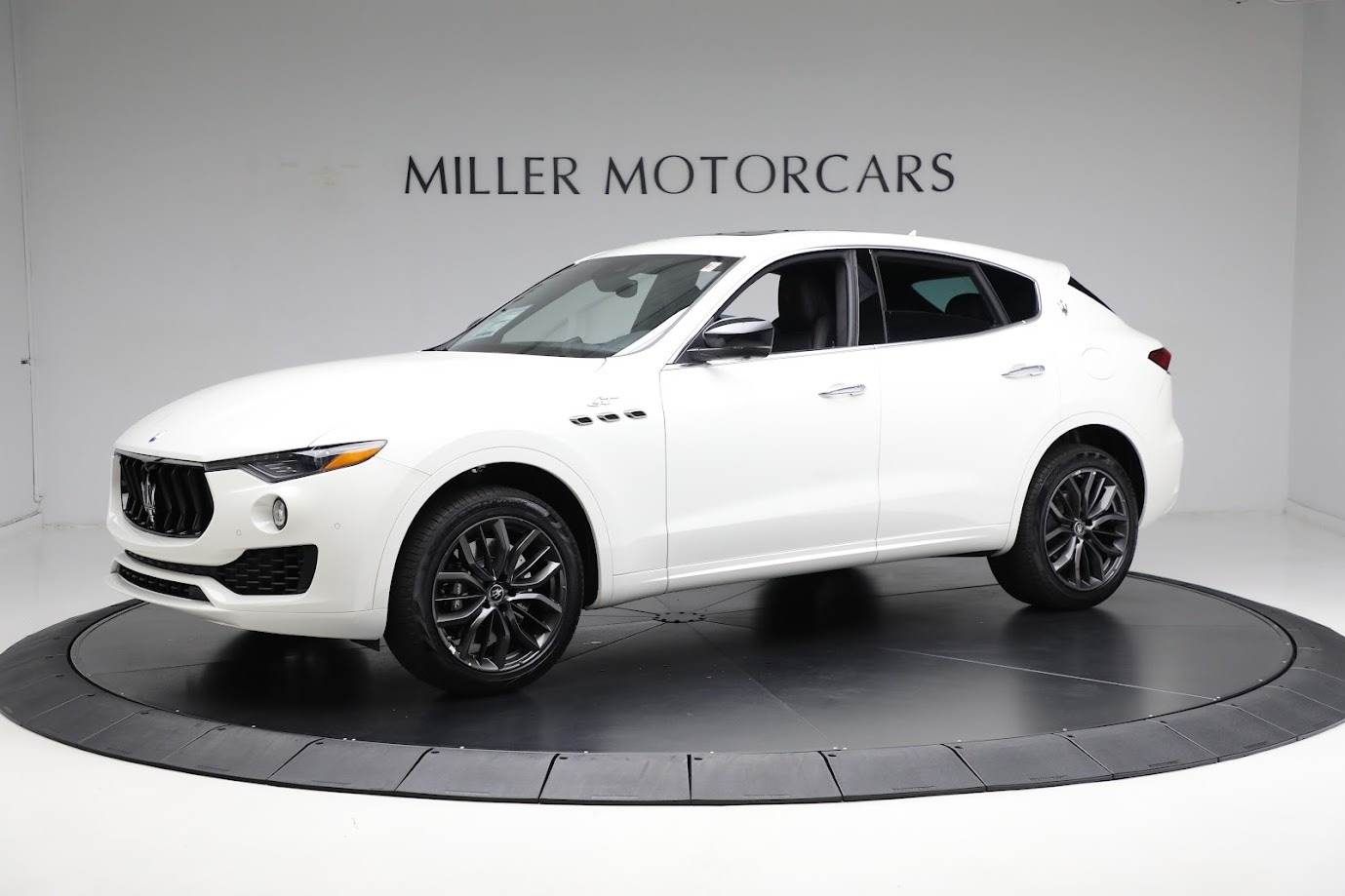 New 2024 Maserati Levante GT Ultima for sale $103,495 at Maserati of Greenwich in Greenwich CT 06830 1