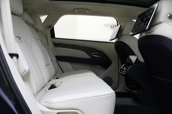 Used 2024 Bentley Bentayga EWB V8 for sale $204,900 at Maserati of Greenwich in Greenwich CT 06830 26