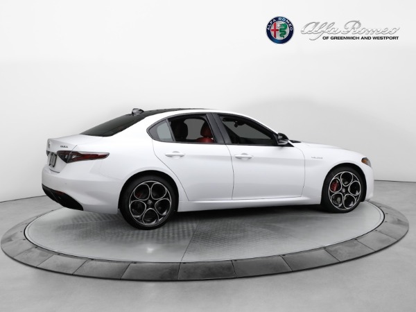 New 2024 Alfa Romeo Giulia Veloce for sale $55,060 at Maserati of Greenwich in Greenwich CT 06830 17