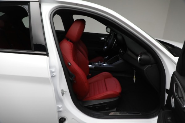 New 2024 Alfa Romeo Giulia Veloce for sale Sold at Maserati of Greenwich in Greenwich CT 06830 28