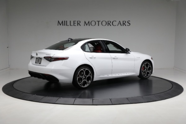 New 2024 Alfa Romeo Giulia Veloce for sale Sold at Maserati of Greenwich in Greenwich CT 06830 18