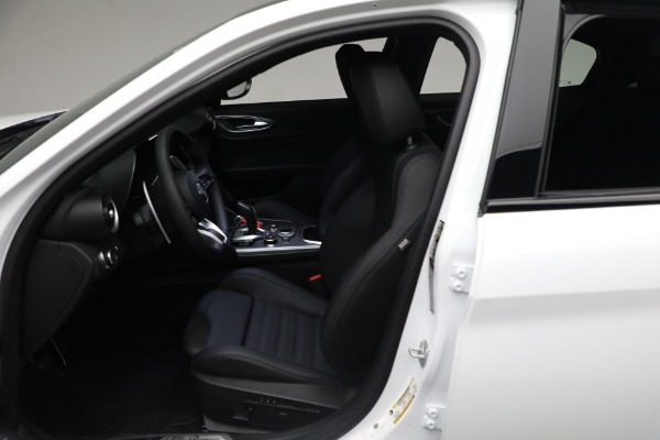 New 2024 Alfa Romeo Giulia Veloce for sale Sold at Maserati of Greenwich in Greenwich CT 06830 24