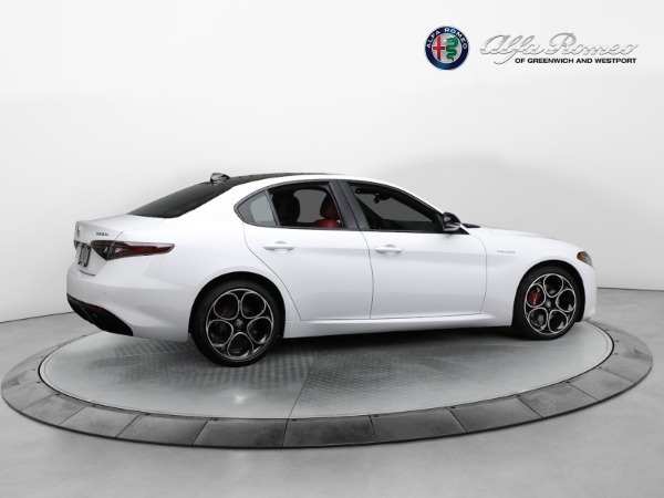New 2024 Alfa Romeo Giulia Veloce for sale $55,060 at Maserati of Greenwich in Greenwich CT 06830 16