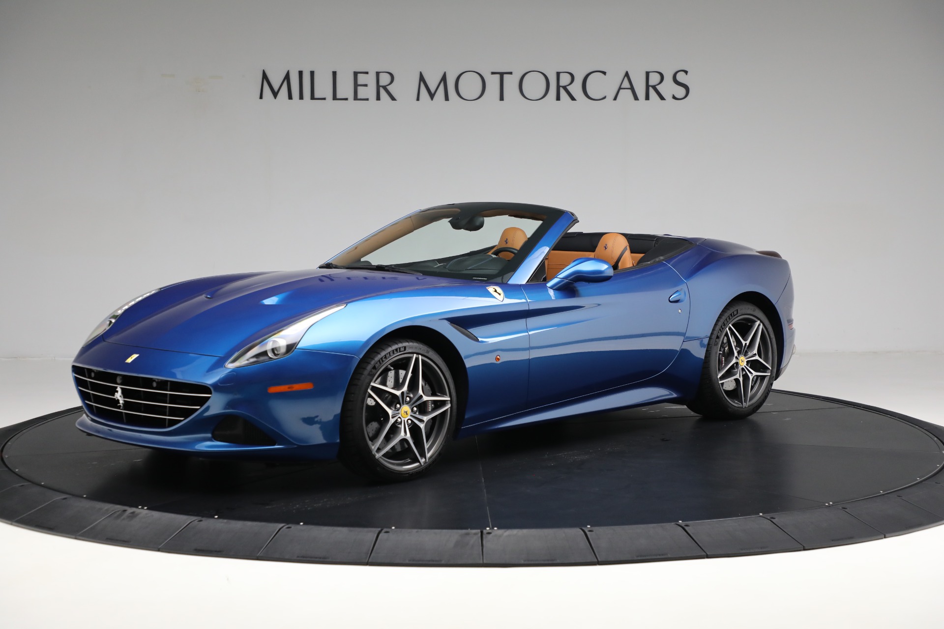 Used 2016 Ferrari California T for sale Sold at Maserati of Greenwich in Greenwich CT 06830 1