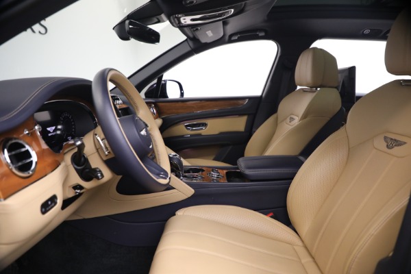 Used 2024 Bentley Bentayga EWB V8 for sale Sold at Maserati of Greenwich in Greenwich CT 06830 16
