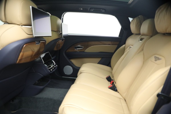 Used 2024 Bentley Bentayga EWB V8 for sale Sold at Maserati of Greenwich in Greenwich CT 06830 19