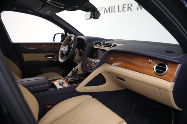 Used 2024 Bentley Bentayga EWB V8 for sale Sold at Maserati of Greenwich in Greenwich CT 06830 22