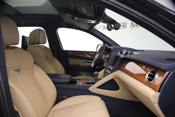 Used 2024 Bentley Bentayga EWB V8 for sale Sold at Maserati of Greenwich in Greenwich CT 06830 23
